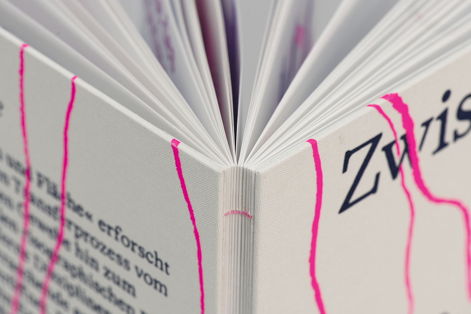 Zwischen Faden und Fläche